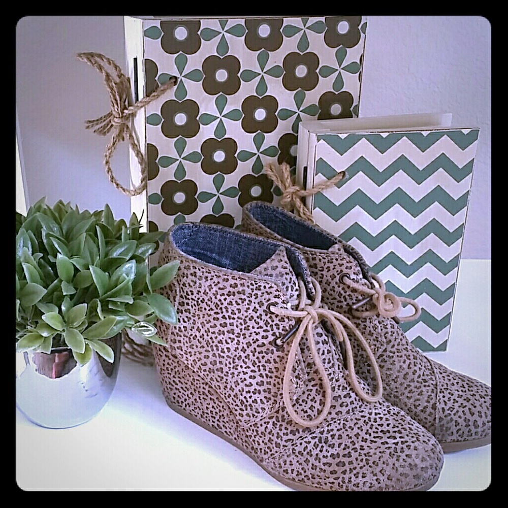 TOMS cheetah print wedges